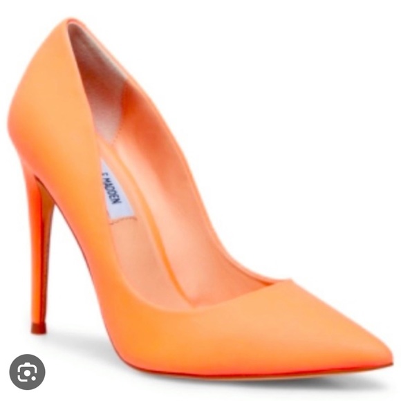 Neon coral daisy pump - Picture 3 of 4